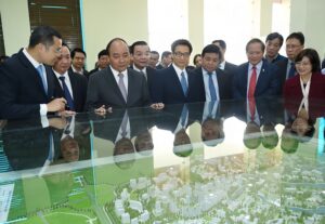 Có nên mua đất nền gần Khu Công Nghệ Cao Hòa Lạc không? 1 Thủ tướng Chính phủ đến thăm Khu CNC Hoà Lạc